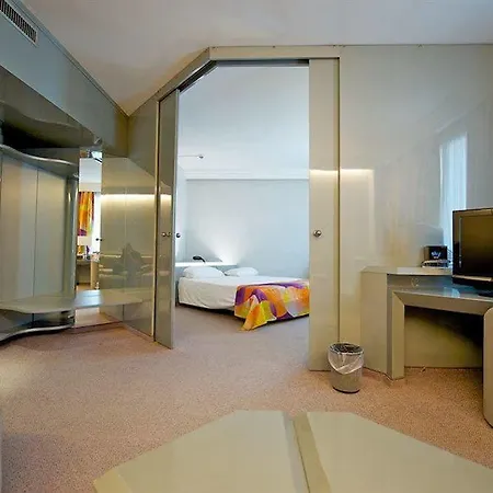 Ariha Cosenza 4* רנדה