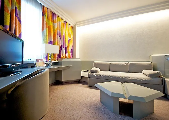 Ariha Cosenza מלון