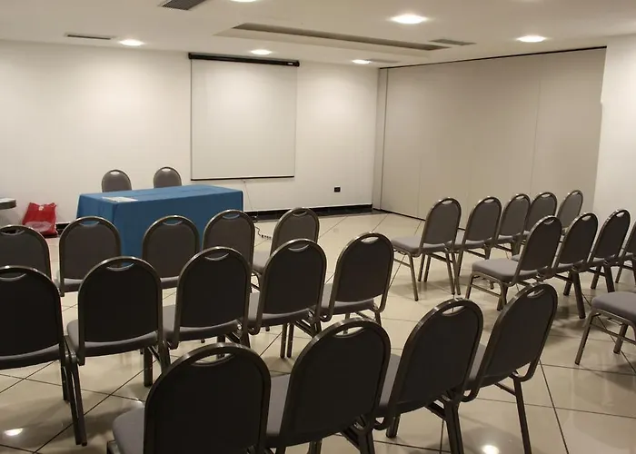 Ariha Cosenza 4* רנדה