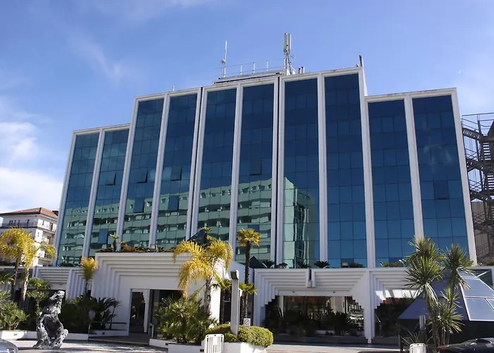 Ariha Cosenza 4* רנדה