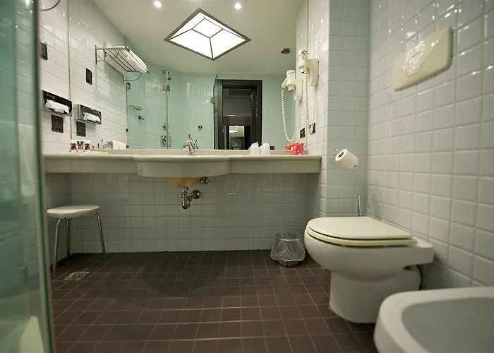 מלון Ariha Cosenza 4*