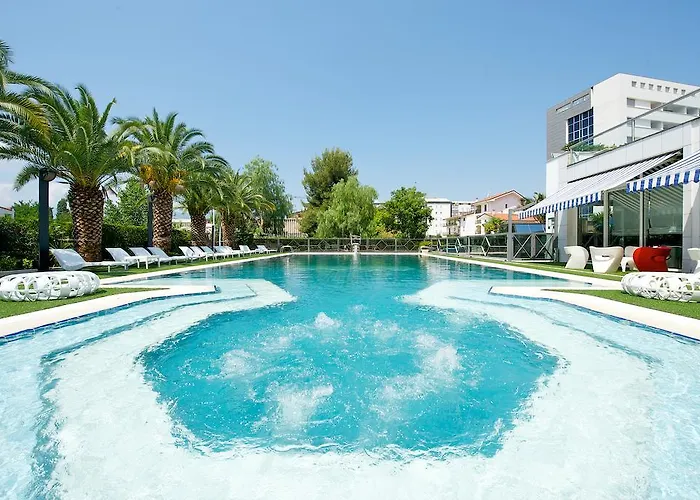 Ariha Cosenza מלון