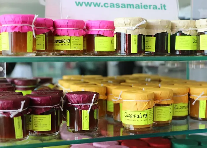 Ariha Cosenza מלון